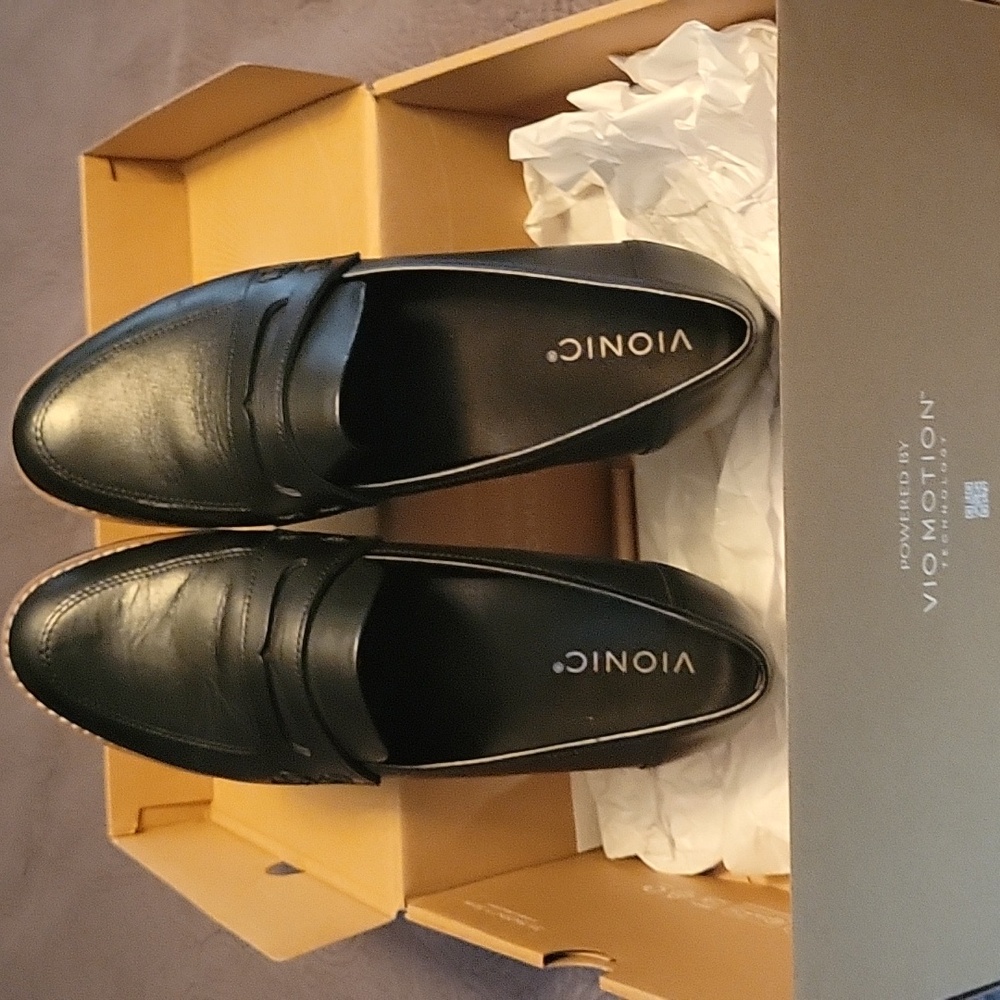 Vionic Women's Black Cheryl Lug Penny Loafer